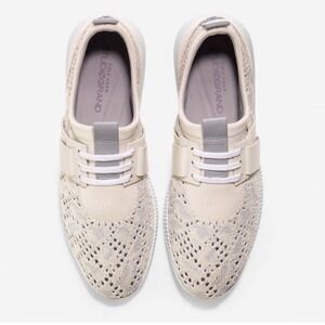 COLE HAAN | Women's Zerogrand Studiogrand Stitch Knit Light Gray Sneakers, 9B